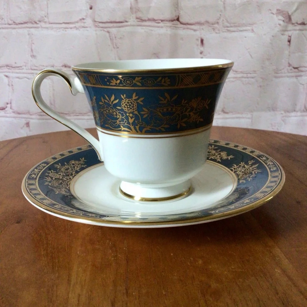 Vintage Royal Doulton Earlswood H. 5053 Cup and Saucer Set - 1978 - Picture 4 of 8